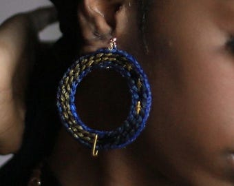Night Blue Sky's - Boucles d'oreilles bijoux artistiques AKA Hairings, cheveux ombrés noirs à bleus