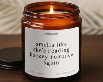 Ça sent comme si elle lisait une histoire de hockey, amateur de livres épicés, cadeau livre fantastique, cadeau livre d'amour, lecture de bougie, éventail d'idées romantiques