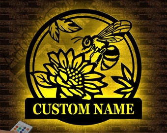 Luce LED personalizzata con insegna in metallo con fiore di ape, arte da parete in metallo con api, decorazione da appendere a parete con api, regalo per gli amanti delle api, insegna con il nome della fattoria delle api
