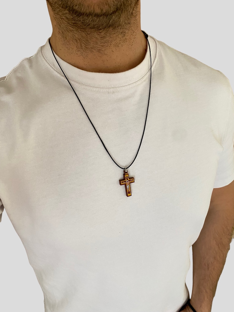 Collier croix en bois Collier unisexe Cadeau religieux Collier de prière Avec Jésus-Christ Collier avec cordon réglable Croix peinte image 5
