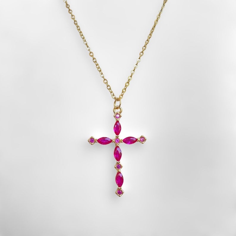 Rubin Kreuz Halskette für Frauen Einzigartiger Anhänger für Frauen Religiöses Geschenk Bild 1