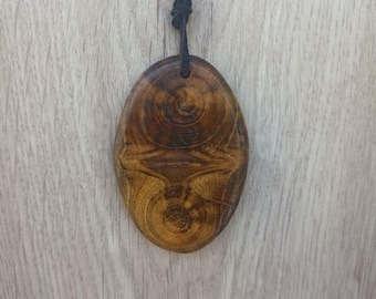 Acacia pendant &#39;Owl&#39;