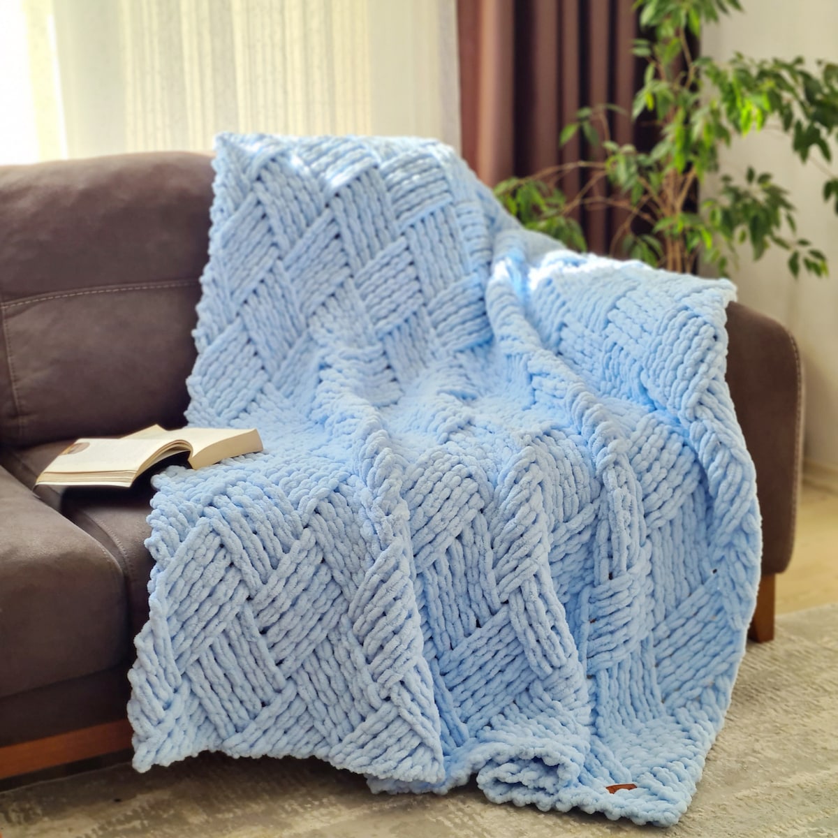 HANDKNIT Chunky Throw Blanket