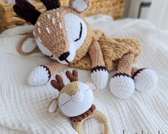 Ensemble chevreuil et hochet : jouet des bois pour chambre d'enfant, cadeau de nouveau-né, premier Noël de bébé