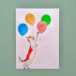 Joyeux anniversaire! Carte d'anniversaire illustrée faite à la main avec chat et ballons pour féliciter un vrai amoureux des chats.