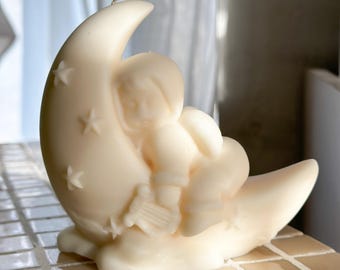 Sleeping Baby on Moon Rapeseed Wax Candle – Handmade Decorative Candle – Gift for Birth, Christening or Baby's Room