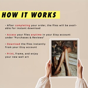 Puede incluir: Imagen con el texto "HOW IT WORKS" en amarillo, que explica el proceso de descarga digital. Una impresi&oacute;n enmarcada de una mujer con copas de champ&aacute;n se sostiene en las manos. Se proporcionan instrucciones.