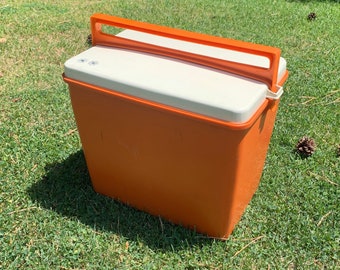 Vintage portable picnic set Curver from 1970s.