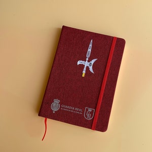 Un cuaderno vintage de Royal Guardsman. Paginas en blanco. No usado.