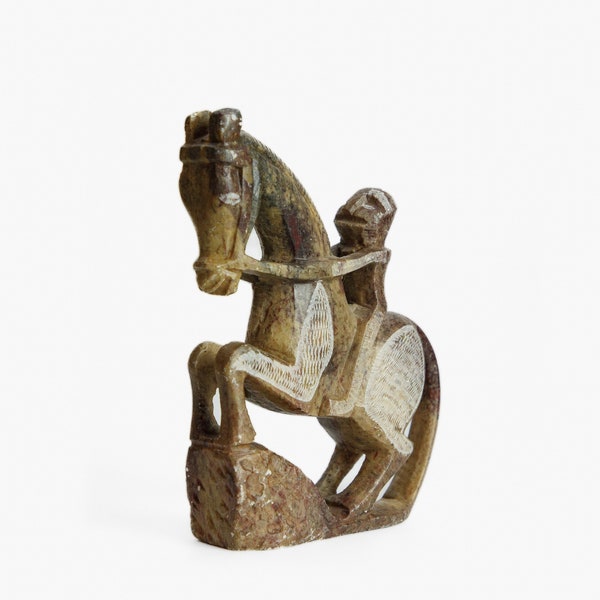 Rare sculpture de cheval d’art africain sculptée à la main dans la pierre Mbigou.