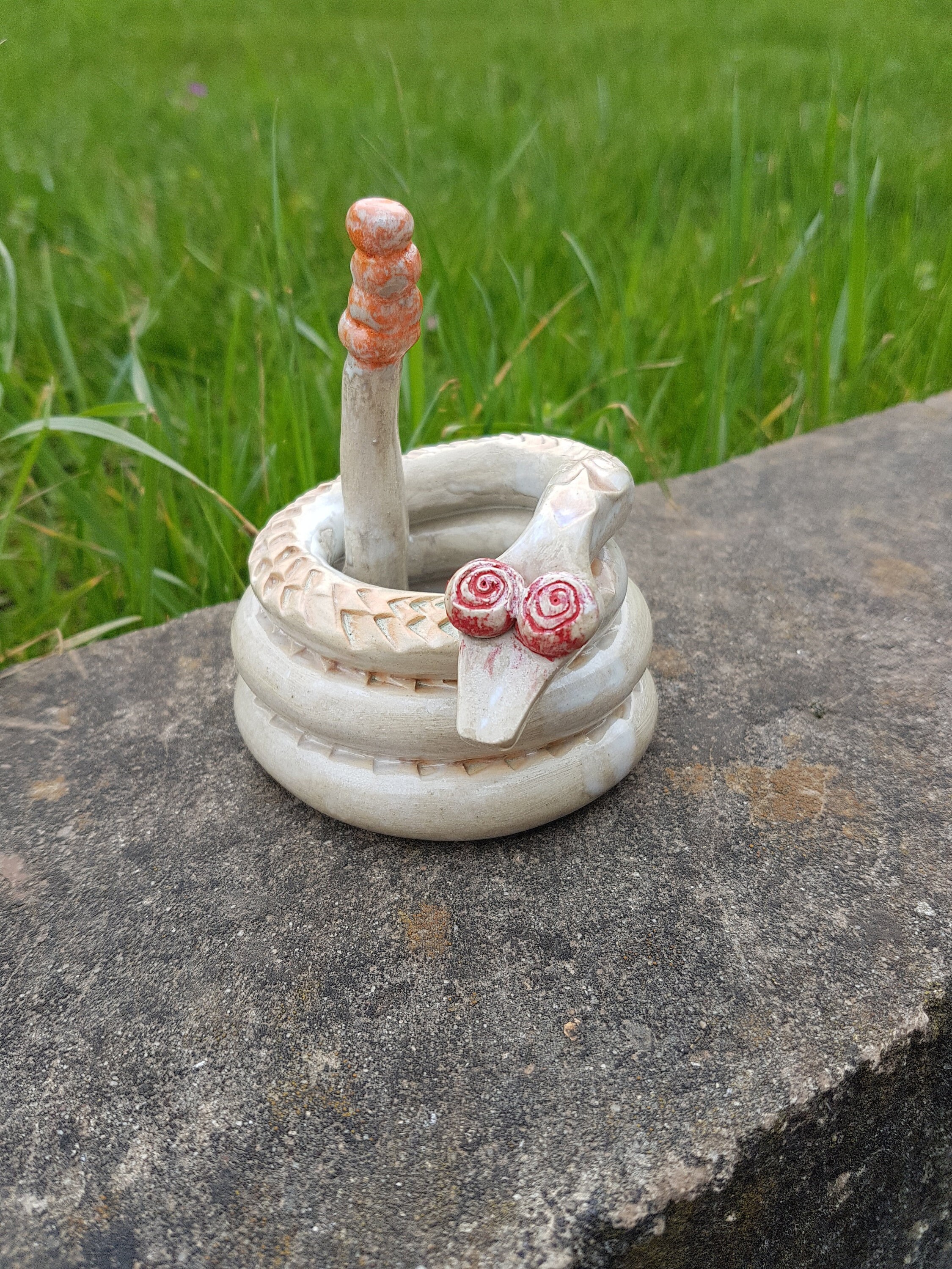 Serpent en Céramique Modelé à La Main