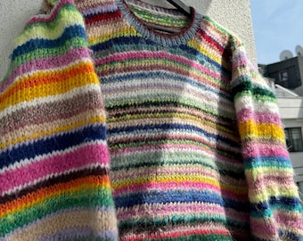 Maglione a righe colorate, maglione all'uncinetto, maglione caldo lavorato a mano, maglione oversize, maglione unisex, maglione Mohair maglione multicolore