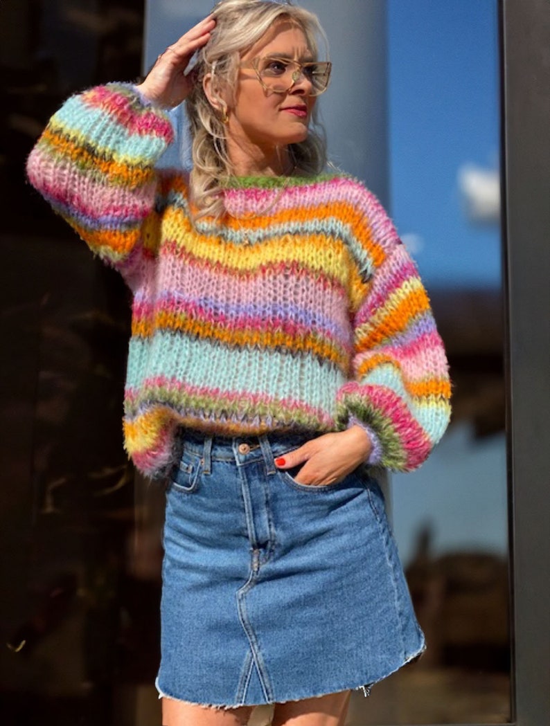 Pull rayé coloré, pull au crochet, pull chaud tricoté à la main, pull oversize, pull unisexe, pull multicolore Pull en mohair image 3