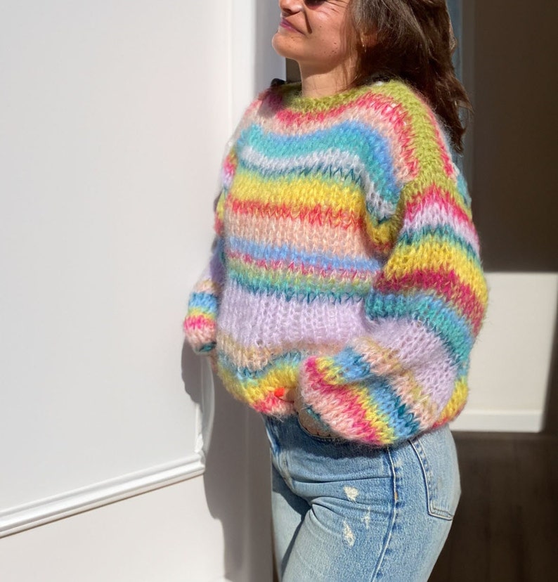 Pull rayé coloré, pull au crochet, pull chaud tricoté à la main, pull oversize, pull unisexe, pull multicolore Pull en mohair image 7