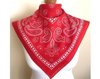 Vintage 60s Cotton Bandana Baumwolle Pale Red Small Scarf Folk Paisley Retro Handkerchief Boho Hippie Red White Hairband, 20x21", 51x52,5 cm