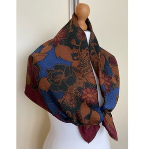Foulard En Soie Vintage OSTINELLI - Motif Vert - 75x79 Cm - Occasion