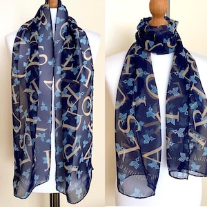 Lenço longo vintage unissex enrolado à mão azul marinho cappuccino letras estampadas xale envoltório semitransparente capa de estola de baile, 12x57'', 30 x 145 cm