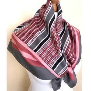 Vintage Monique Valery Square Scarf Pale Grey Dusty Rose Striped Plaid Geometric Neckerchief Foulard, 30x30,5&quot;, 77x78 cm