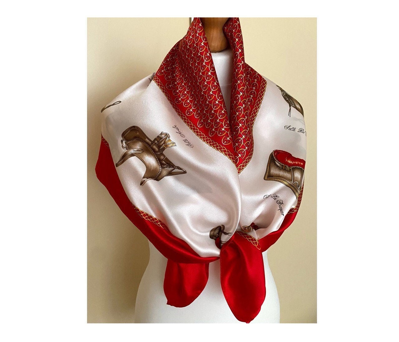 Foulard En Soie Suisse Vintage 80x80cm Rouge Et Noir - Occasion En Très Bon état