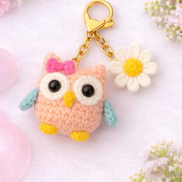 Patroon gehaakte uilsleutelhanger: amigurumi met madeliefje (pdf-patroon)