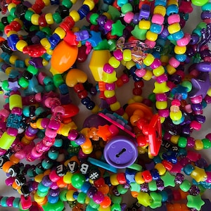 シングル カンディ ブレスレット。EDM レイブ PLUR EDC レインボー。新品、ハンドメイド。どんなフェスティバルにもぴったりのアクセサリーです。