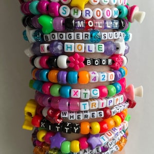 Pulseras individuales Kandi Pack de recuerdos de fiesta. EDM EDC Rainbow Plur, divertido, rave, accesorios para festivales, Lost Lands.