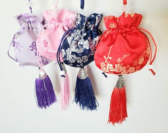Embroidery sachet for car hanging/ coin purse/ jewelry purse/ wall decor/ purse/ hanbok accessories/ lucky pouch/ 복주머니