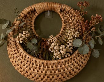 Vintage Wicker Gondola Wall Pocket Basket - Woven Floral Holder - Boho Cottagecore Wall Decor - Rustic Farmhouse Organizer