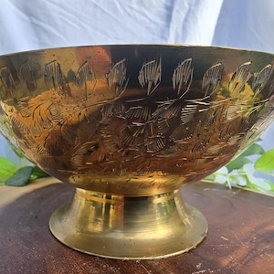 Vintage Brass Pedestal Bowl 7&quot; – World Gift Z.Y. India – Mid Century Boho Decor – Hand-Etched Leaf Pattern – Centerpiece Catchall Planter