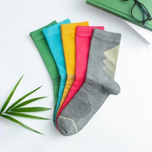 GoWith 5 Pairs Men&#39;s Colorful Bamboo Dress Socks | Soft Seamless Crew Socks | Breathable Thin Casual Socks | Gift for Him | Model: 3209