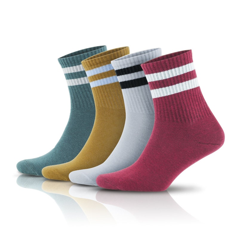 GoWith 3-4 Pairs Women's Cotton Retro Striped Socks Colorful Cute Casual Socks Thin Sneaker Socks Gift for Her Model: 2501 image 3