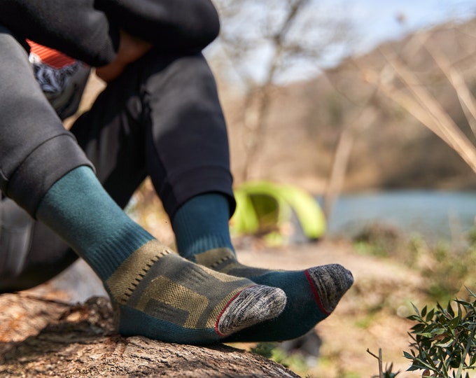 GoWith Unisex Merino Wool Cushioned Hiking Socks | Lightweight Durable Warm Hiker Crew Socks | Outdoor Gift | Model: 3592