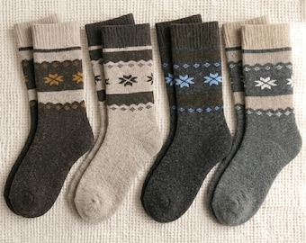 GoWith 2 Pairs Unisex Alpaca Socks | Thermal Wool Socks for Men and Women | Cozy Winter Socks | Gift for Her | Gift for Him | Model: 3097