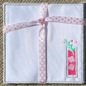 Embroidered Cocktail Napkins Anthropologie style– Pastel Holiday Cheer Bar Napkins for Stylish Entertaining Bild 1