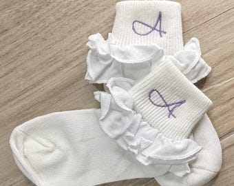 Personalisierte Kleinkind-Rüschen-Socken | Personalisierte Namenssocken für Mädchen | Bestickte Kindersocken | Baby Mädchen Geschenk | Geburtstag Outfit Zubehör