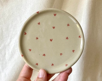 Small ceramic plate - stoneware plate - artisanal plate - handmade ceramic plate - heart plate - small plate