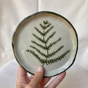 Small ceramic plate - stoneware plate - artisanal plate - Christmas plate - handmade plate - hand painted plate - small plate