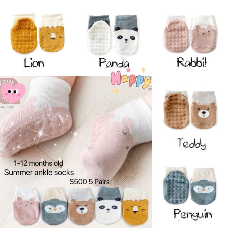 Puede incluir: Cinco pares de calcetines de tobillo para beb&eacute; con diferentes dise&ntilde;os de animales. Los calcetines son blancos con un dise&ntilde;o de animal rosa, marr&oacute;n, amarillo, azul o gris en la parte superior. La parte inferior de los calcetines tiene un agarre texturizado. Los calcetines est&aacute;n etiquetados con los nombres de los animales: Le&oacute;n, Panda, Conejo, Oso de peluche y Ping&uuml;ino.