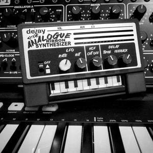 Korg Monotron DELAY Analog Synthesizer: 3D printed case