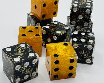 Handmade Resin Candela Obscura Dice Set – Art Nouveau Leaf Motif Gilded D6 (Set of 9)