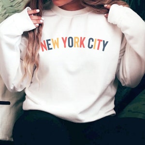 New York City Sweatshirt: Unisex Vintage Style Crewneck