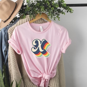 Camisa inicial, camisa com letras, camisa retrô, camisa personalizada, camisa personalizada, presente personalizado, presente retrô, presente para ela, presente para ele