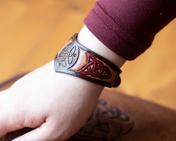 Celtic Garnet Triquetra Hand Bracelet, Elven Interlacing Knot, Red