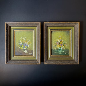 Paire de peintures à l'huile encadrées « Fleurs miniatures » par Dawne Barnes