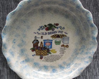 Vtg 1976 Bell Ceramics 10" ceramic Recipe pie plate Wild Berry pie USA