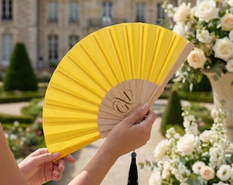 Gepersonaliseerde trouwwaaier – 9 inch stoffen handwaaier voor bruid | Op maat gemaakte stoffen opvouwbare ventilator | Elegant accessoire voor huwelijksceremonie