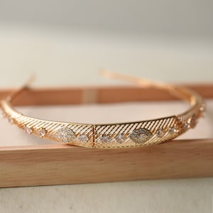Gold Wedding Tiara，Wedding Headband，Vintage Gold  Bridal Tiara,Vintage Zircon Cast Bronze Bridal Headwear