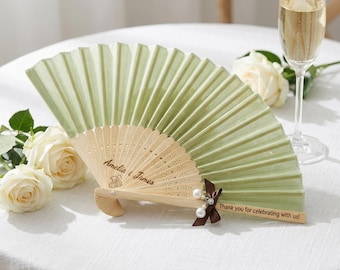Gepersonaliseerde trouwwaaier – Luxe zijden handwaaier | Aangepaste opvouwbare waaier met namen | Bedankje bruiloftsgast | Modern bruiloftsdecor