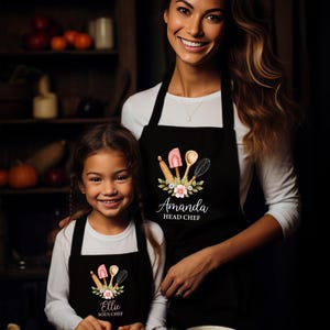 Mommy and Me Aprons, Matching Apron Set, Mama Head Chef, Mother Son Aprons Set Cute Gift, Custom Apron Set for Mom, Mother Daughter Aprons