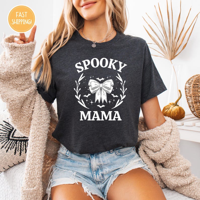 Coquette Halloween Shirt, Spooky Mama Shirt, Spooky Season Shirt,Halloween Mama Shirt, Momster Shirt, Cute Mom Shirt,Mama Bat Shirt afbeelding 2